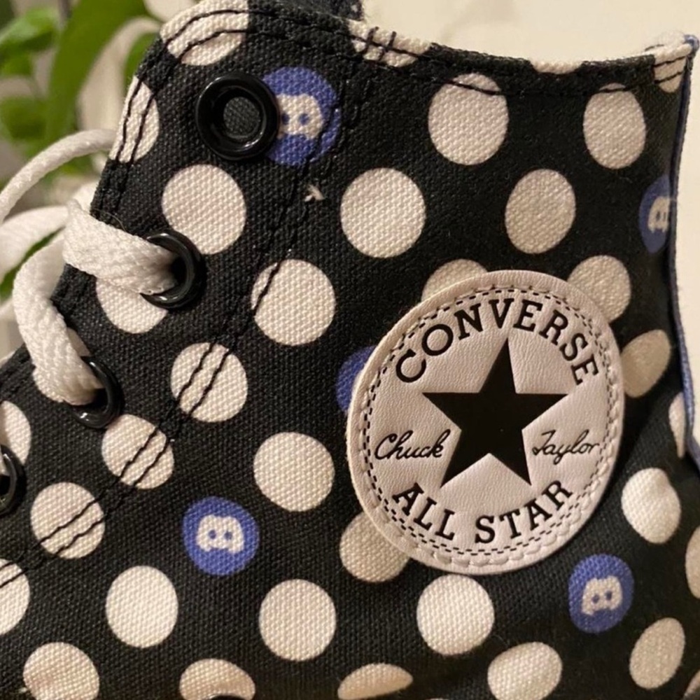 Custom Discord Chuck Taylors - Picture 5 of 7